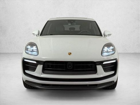 Certified 2025 Porsche Macan AWD/4WD image 6