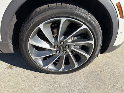 Used 2023 Lincoln Nautilus Reserve w/ Equipment Group 202A image 13