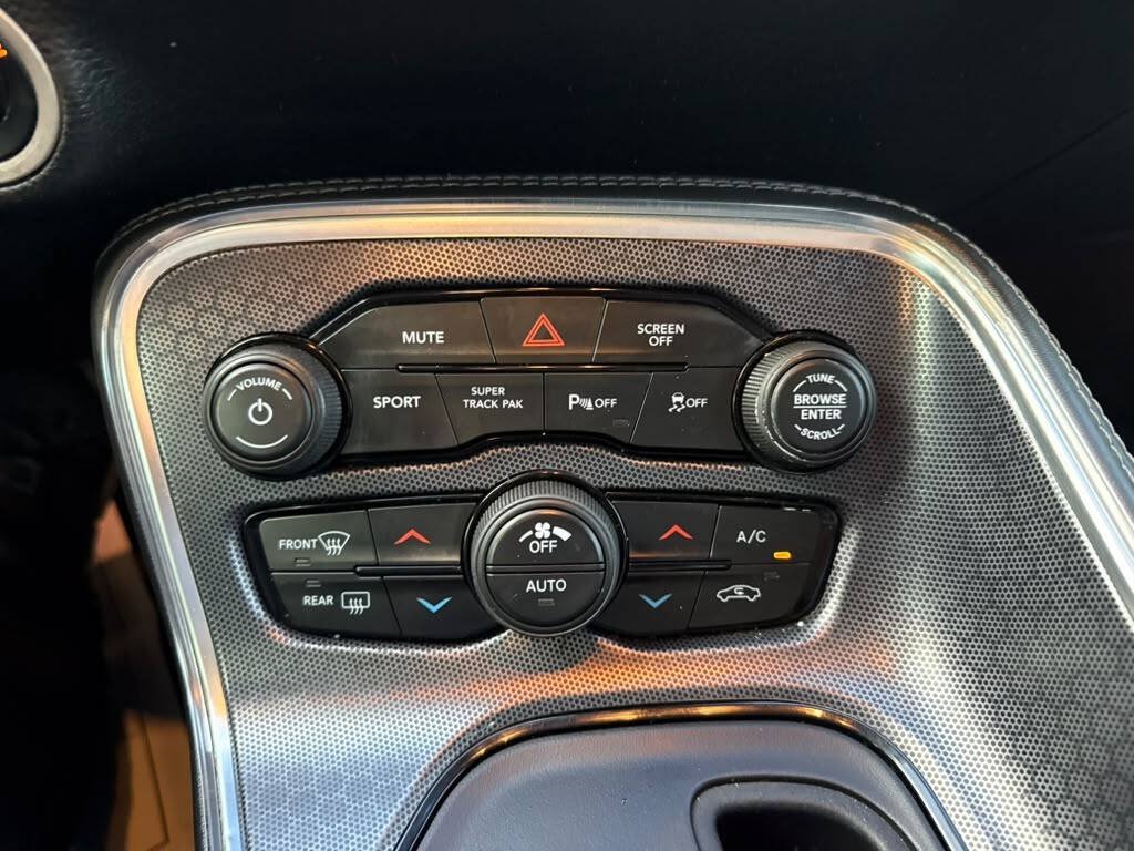 Used 2017 Dodge Challenger R/T Scat Pack w/ Leather Interior Group RWD image 40