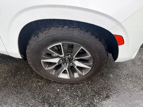 Used 2021 Chevrolet Tahoe Z71 w/ Z71 Off-Road Package AWD/4WD image 8