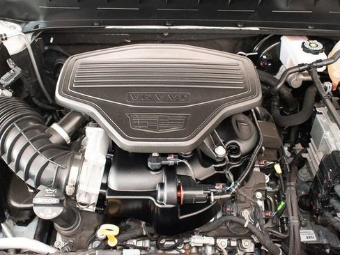 Certified 2023 Cadillac XT6 Premium Luxury w/ Technology Package AWD/4WD image 3