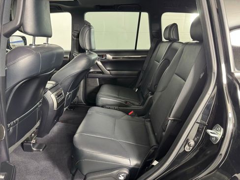Used 2022 Lexus GX 460 Luxury w/ Sport Design Package AWD/4WD image 22