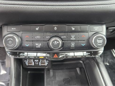 Used 2022 Dodge Durango GT RWD image 14
