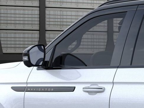 New 2026 Lincoln Navigator Black Label w/ Black Label Special Edition AWD/4WD image 21