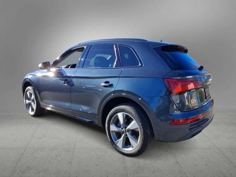 Certified 2025 Audi Q5 2.0T Premium w/ Convenience Plus Package image 6