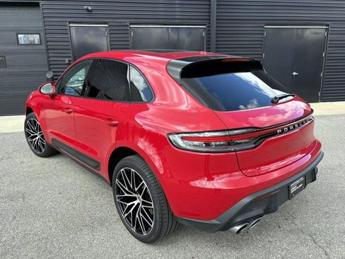 Certified 2026 Porsche Macan AWD/4WD image 3