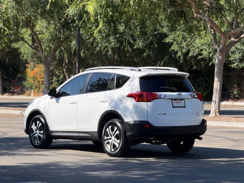 Used 2013 Toyota RAV4 LE AWD/4WD image 3