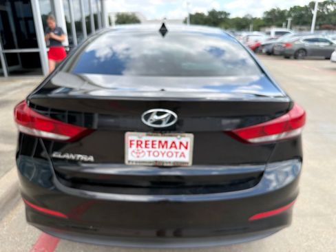 Used 2018 Hyundai Elantra SEL FWD image 9