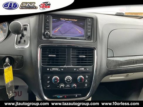 Used 2018 Dodge Grand Caravan SE w/ UConnect Hands-Free Group FWD image 19