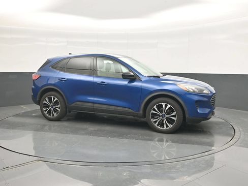 Used 2022 Ford Escape SE w/ SE Sport Appearance Package AWD/4WD image 11
