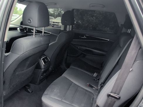 Used 2020 Kia Sorento AWD V6 image 7