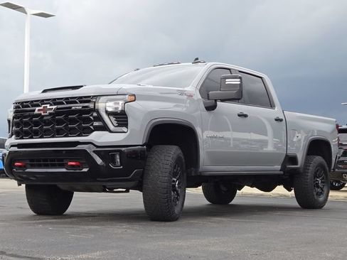 Used 2025 Chevrolet Silverado 2500 ZR2 w/ Technology Package AWD/4WD image 15