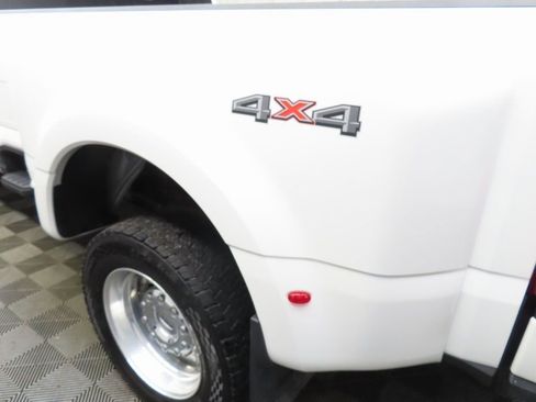 Used 2025 Ford F450 Platinum w/ Platinum Plus Package image 38