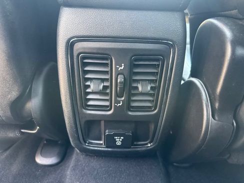 Used 2019 Jeep Grand Cherokee Altitude AWD/4WD image 17