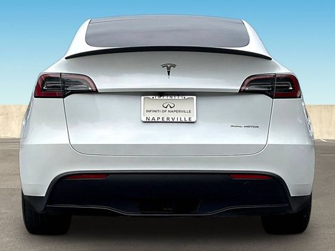 Used 2024 Tesla Model Y Long Range AWD/4WD image 6