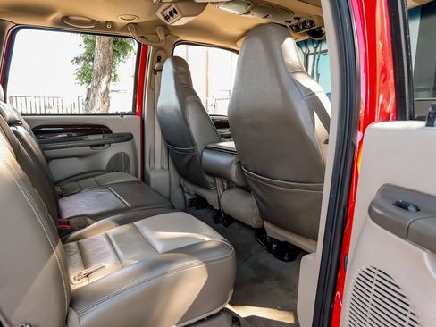 Used 2004 Ford Excursion Eddie Bauer image 29