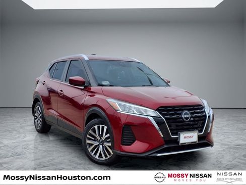 Used 2022 Nissan Kicks SV FWD image 1