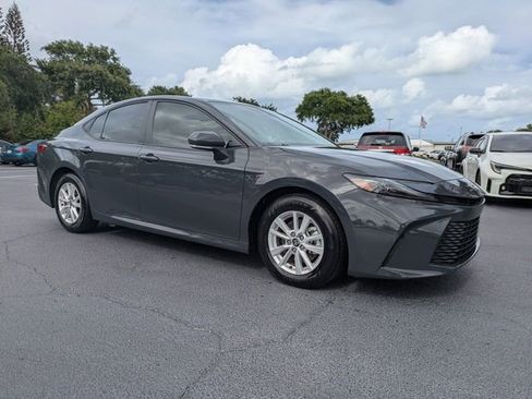 Used 2025 Toyota Camry LE w/ Convenience Package FWD image 2