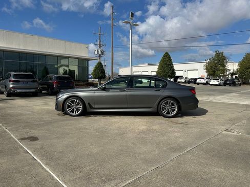 Used 2019 BMW 750i w/ Executive Package image 10