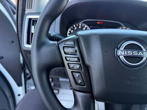 Used 2025 Nissan Frontier SV image 38