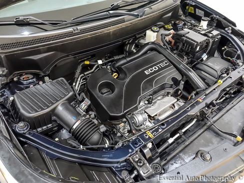 Used 2021 Chevrolet Equinox LS image 32