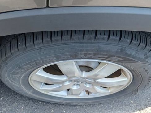Used 2012 Kia Sorento LX w/ Convenience Pkg FWD image 12