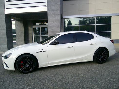 Used 2022 Maserati Ghibli Modena Q4 AWD/4WD image 20
