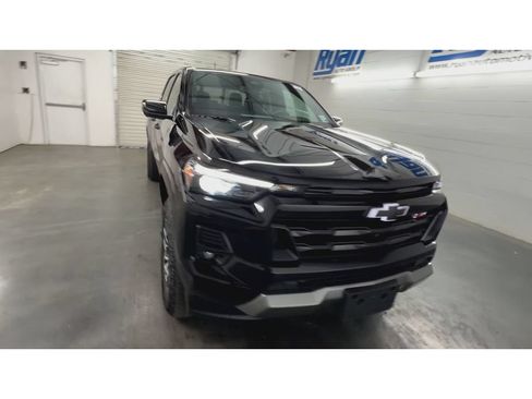 Certified 2026 Chevrolet Colorado Z71 w/ Technology Package AWD/4WD image 3