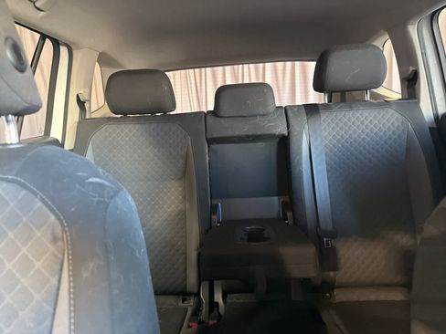 Used 2018 Volkswagen Tiguan S image 20