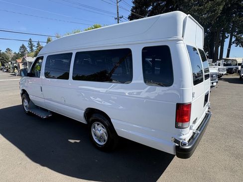 Used 2011 Ford E-250 and Econoline 250 Extended w/ PWR Group image 2
