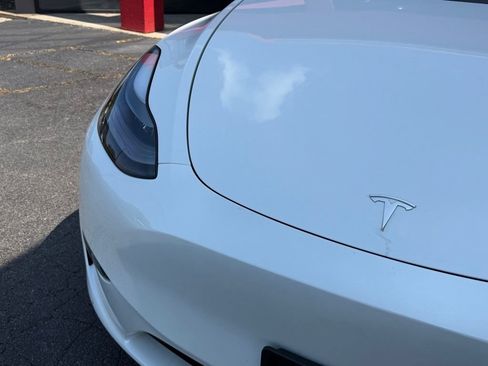 Used 2023 Tesla Model Y Long Range AWD/4WD image 4