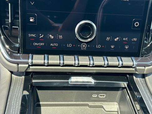 New 2026 GMC Yukon AT4 Ultimate AWD/4WD image 24