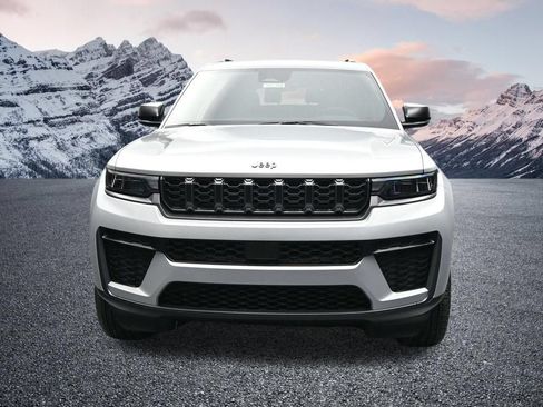 New 2026 Jeep Grand Cherokee L 4WD image 8