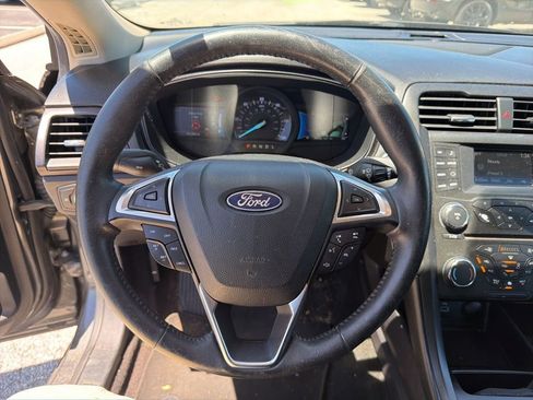 Used 2018 Ford Fusion SE w/ Equipment Group 601A image 17