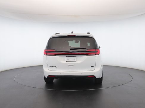 Used 2023 Chrysler Pacifica Touring-L w/ S Appearance Package image 23