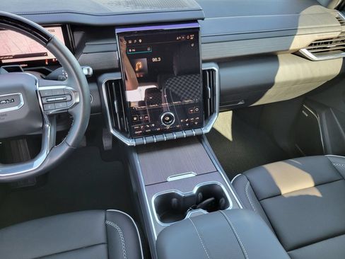 Used 2026 GMC Acadia Denali w/ Super Cruise Package FWD image 20