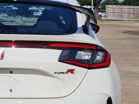 Used 2024 Honda Civic Type R image 16