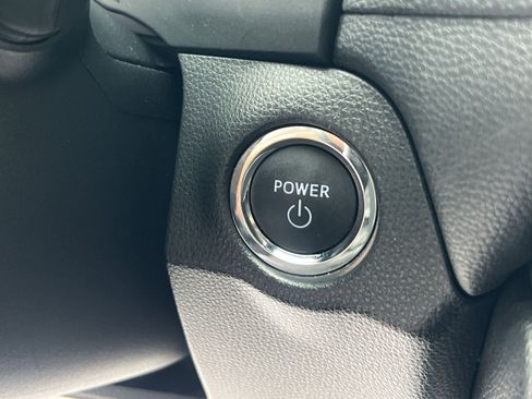 Used 2025 Toyota RAV4 XLE AWD/4WD image 32