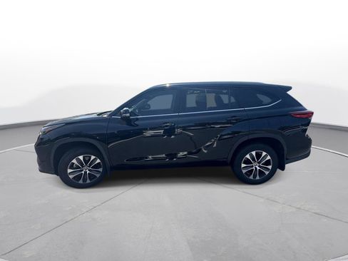 Used 2021 Toyota Highlander XLE AWD/4WD image 10