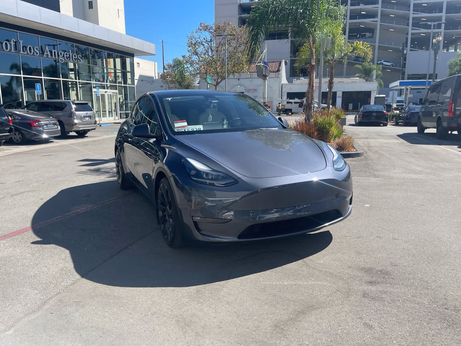 Used 2023 Tesla Model Y Performance AWD/4WD image 2