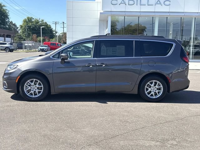 Used 2022 Chrysler Pacifica Touring-L FWD image 41