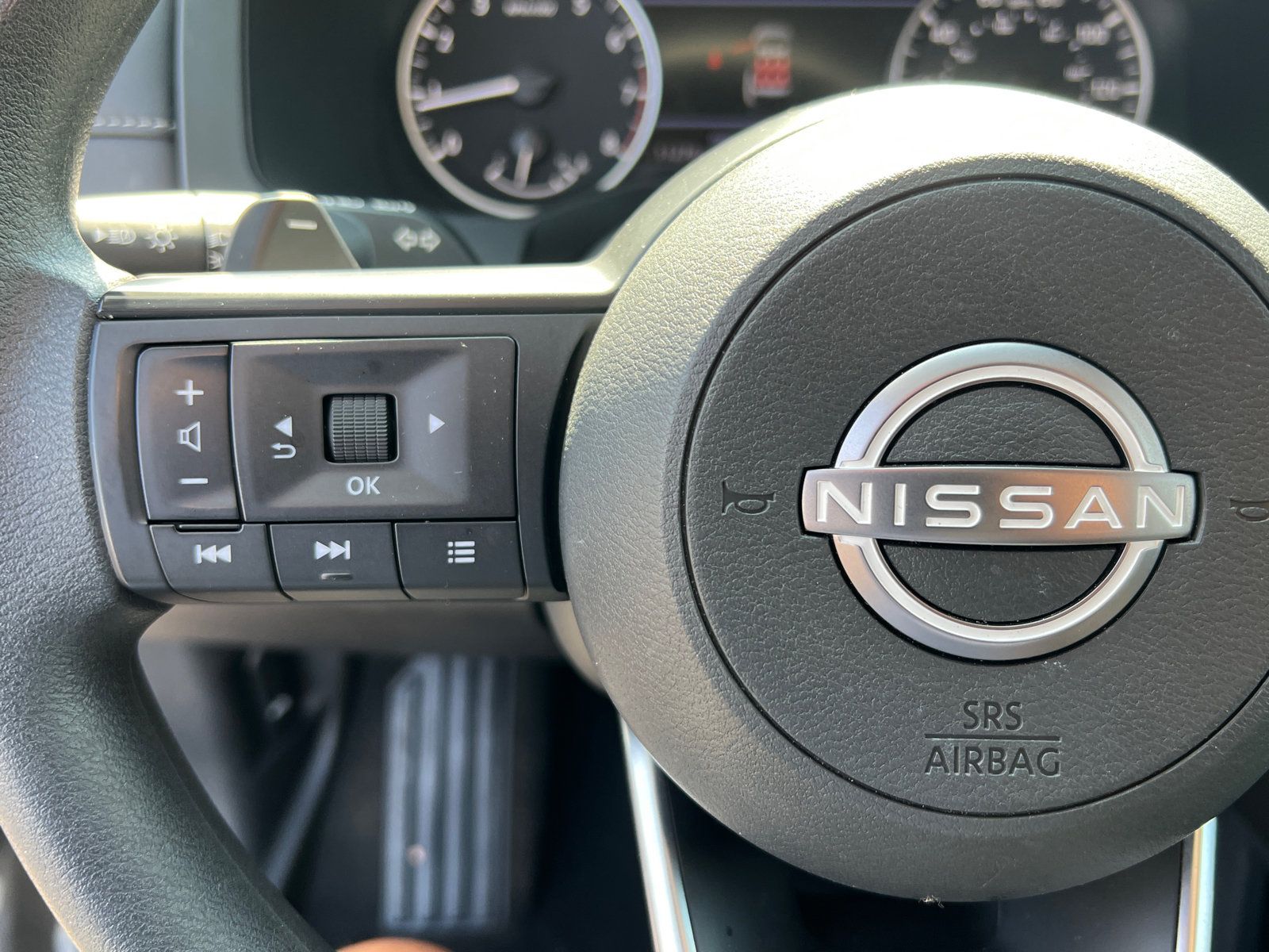 Used 2025 Nissan Pathfinder S FWD image 28