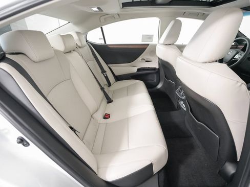 New 2025 Lexus ES 350 w/ Premium Package image 16