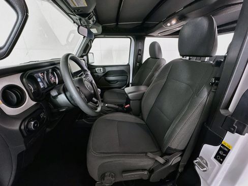 Used 2025 Jeep Wrangler Sport AWD/4WD image 13