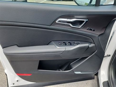 New 2026 Kia Sportage SX image 10