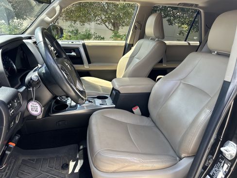 Used 2017 Toyota 4Runner Limited AWD/4WD image 15