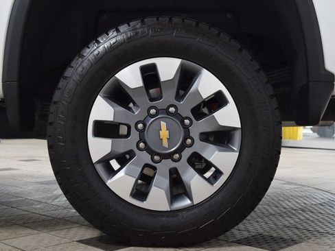 Used 2024 Chevrolet Silverado 2500 Custom w/ Custom Value Package image 29