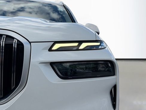 Used 2023 BMW X7 xDrive40i w/ Executive Package image 10