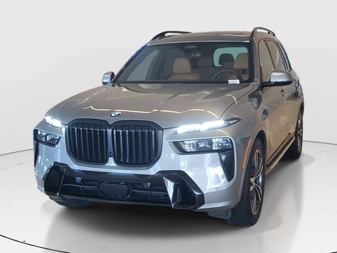 Used 2026 BMW X7 xDrive40i AWD/4WD image 4