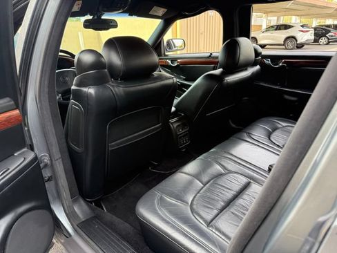Used 2004 Cadillac De Ville Limousine FWD image 30
